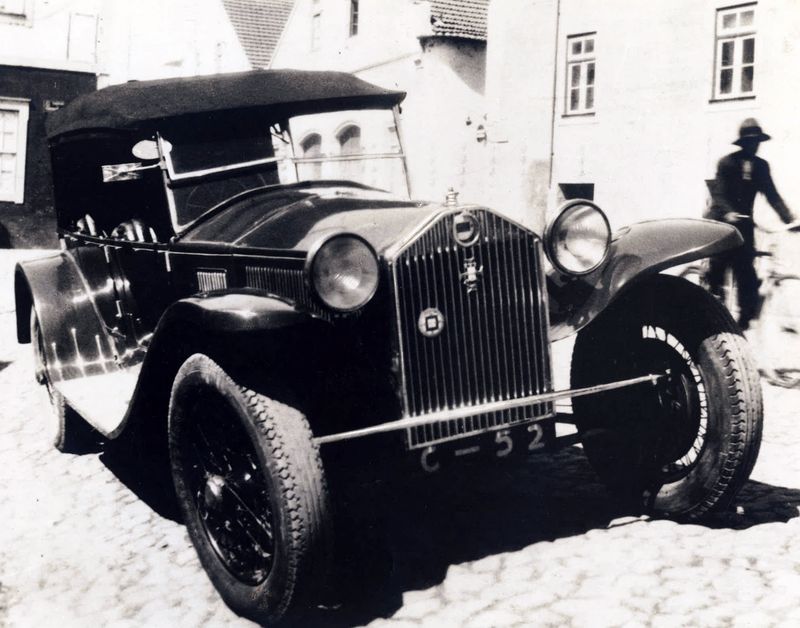 Veículo com matrícula de 1928 registada para a zona centro