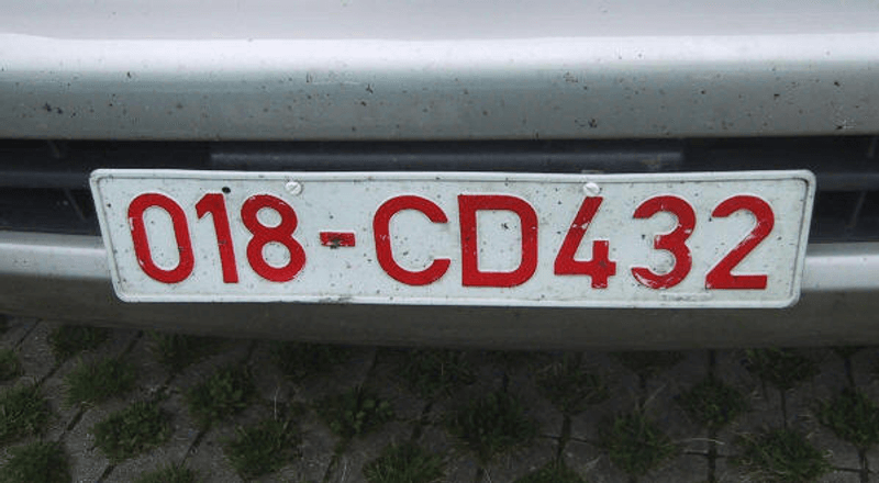 Matrícula diplomática 018, representando o país Bélgica