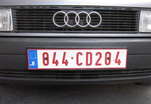 Matrícula diplomática 044, representando o país Costa Rica