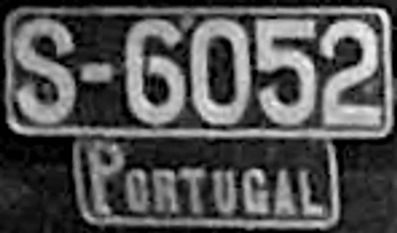 Matrícula portuguesa de 1911 com placa adicional para poder circular outros paises