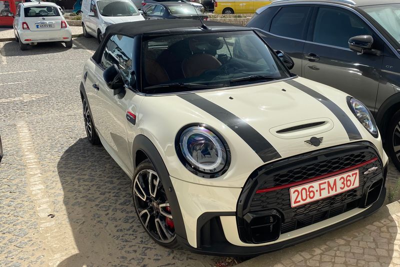 Matrícula portuguesa para veiculos de diplomatas